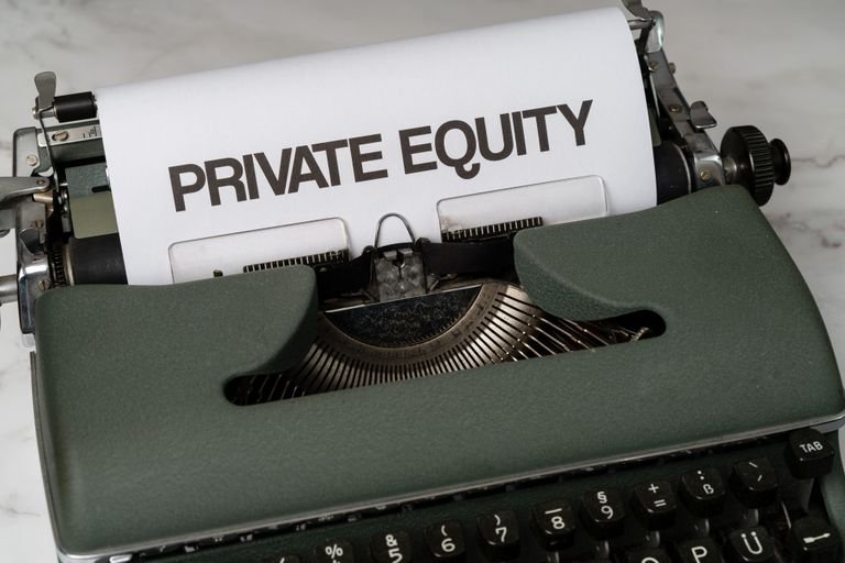 How Accredited Investors Access Private Equity Deals